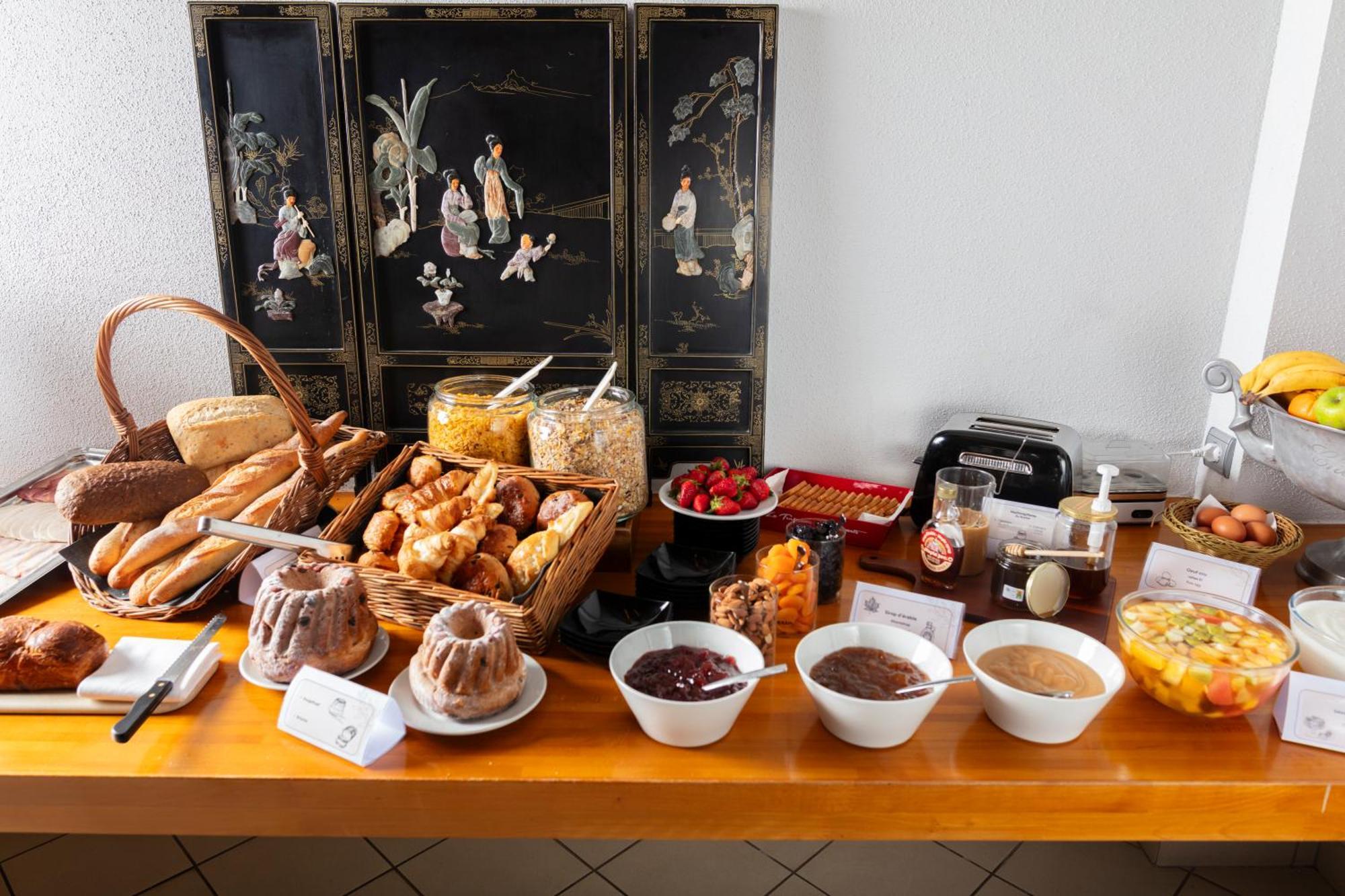 Hotel Restaurant La Vallee Noble, Proche Eguisheim Colmar 술츠마 외부 사진