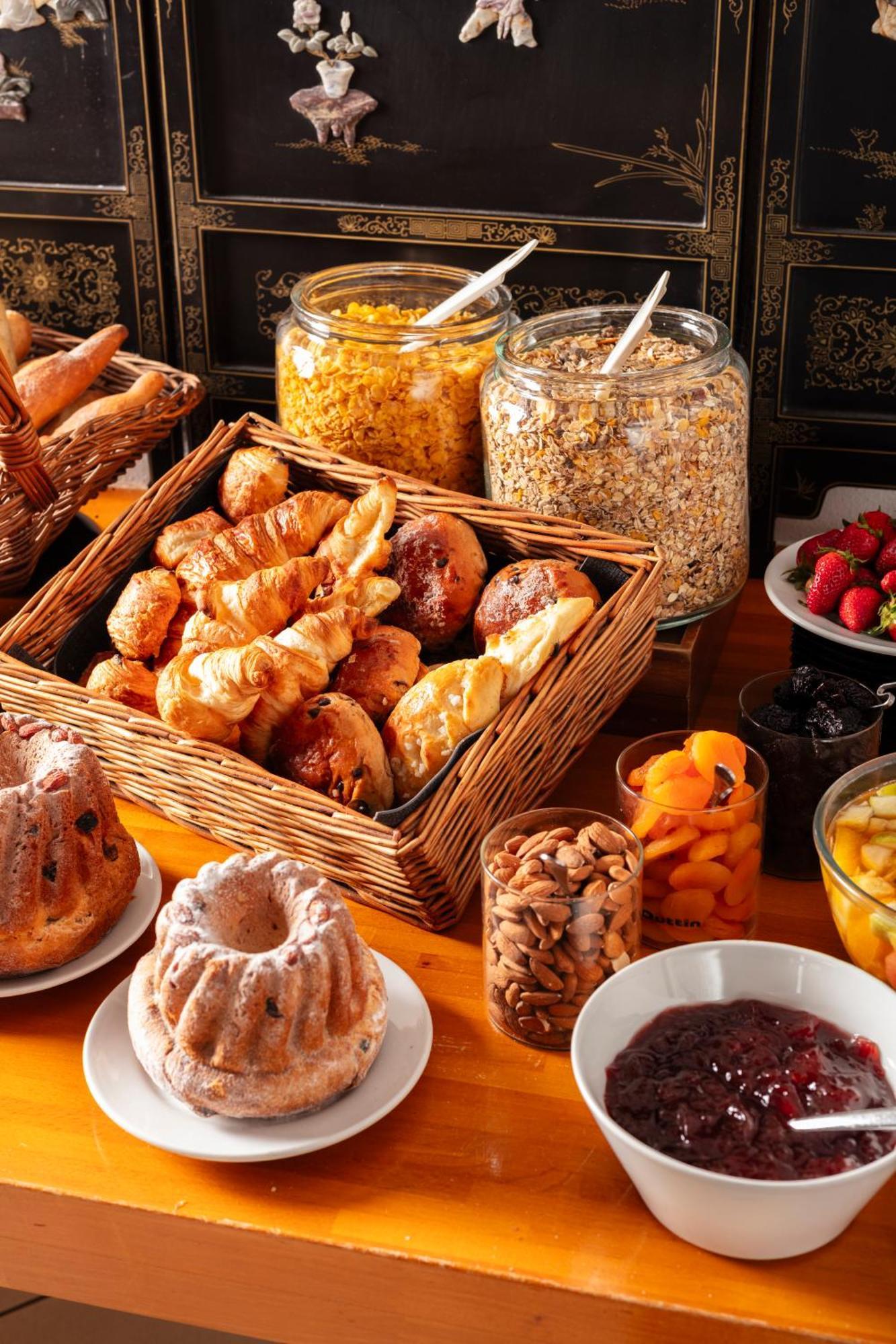 Hotel Restaurant La Vallee Noble, Proche Eguisheim Colmar 술츠마 외부 사진